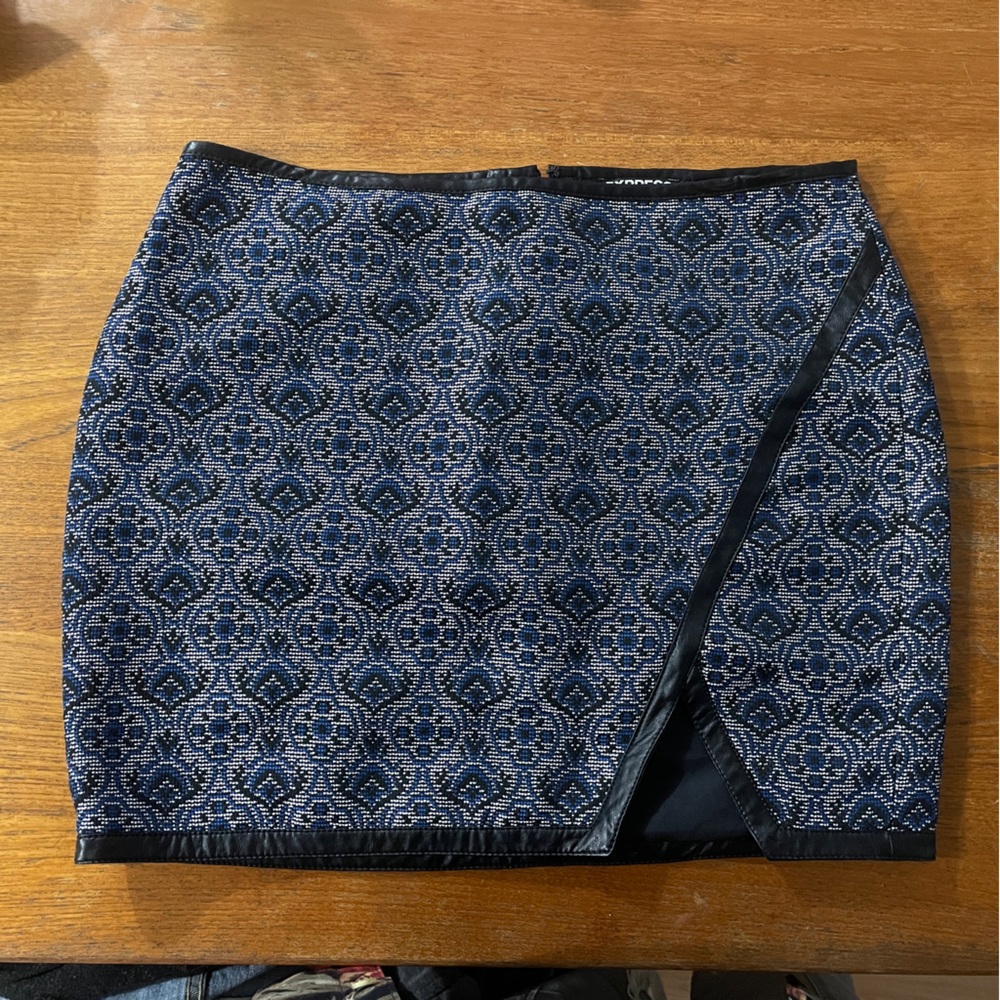 Express Women’s Navy Geometric Skirt